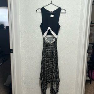 Cute dress with cutout